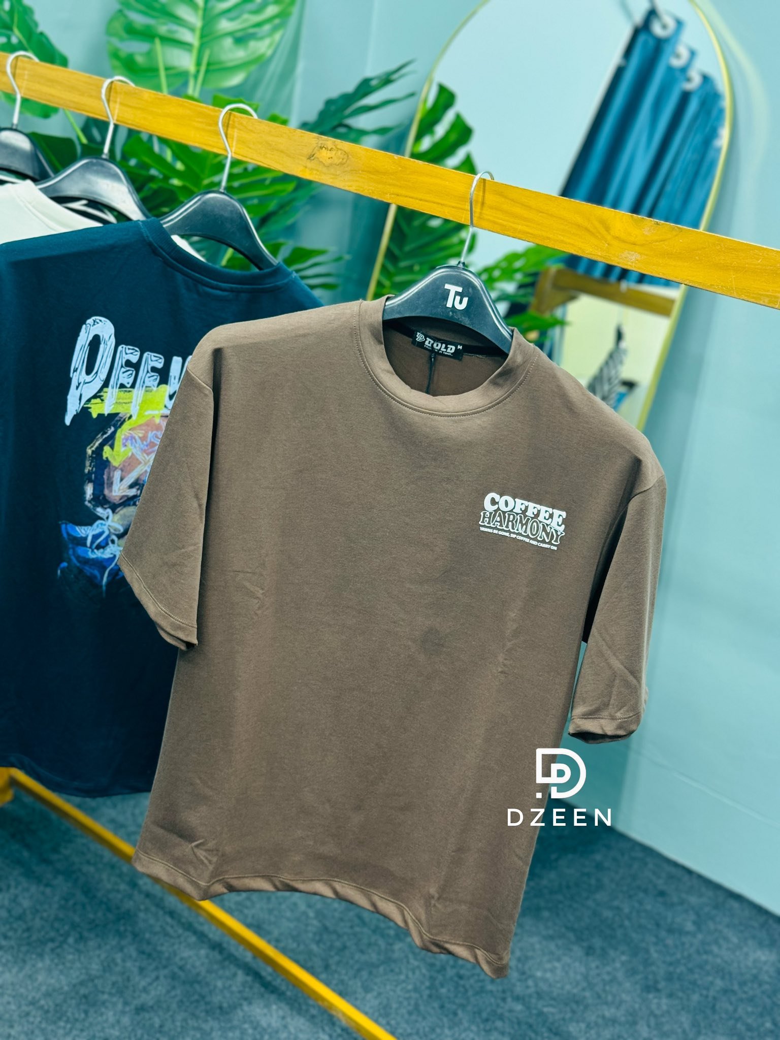 Premium Dropsholder T-shirt (528) - Image 2