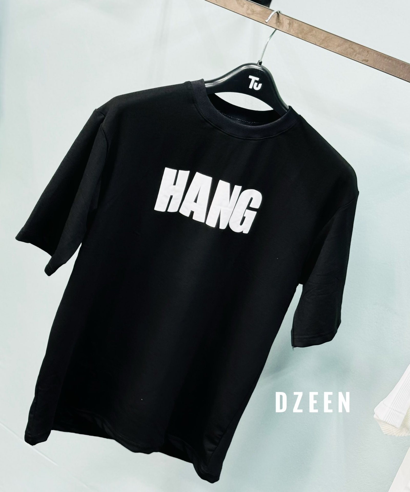 Premium Dropsholder T-shirt (526) - Image 2